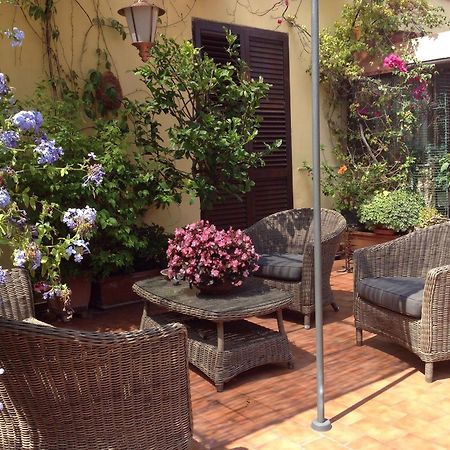 Terrazza Duomo Bed & Breakfast Napoli Bagian luar foto