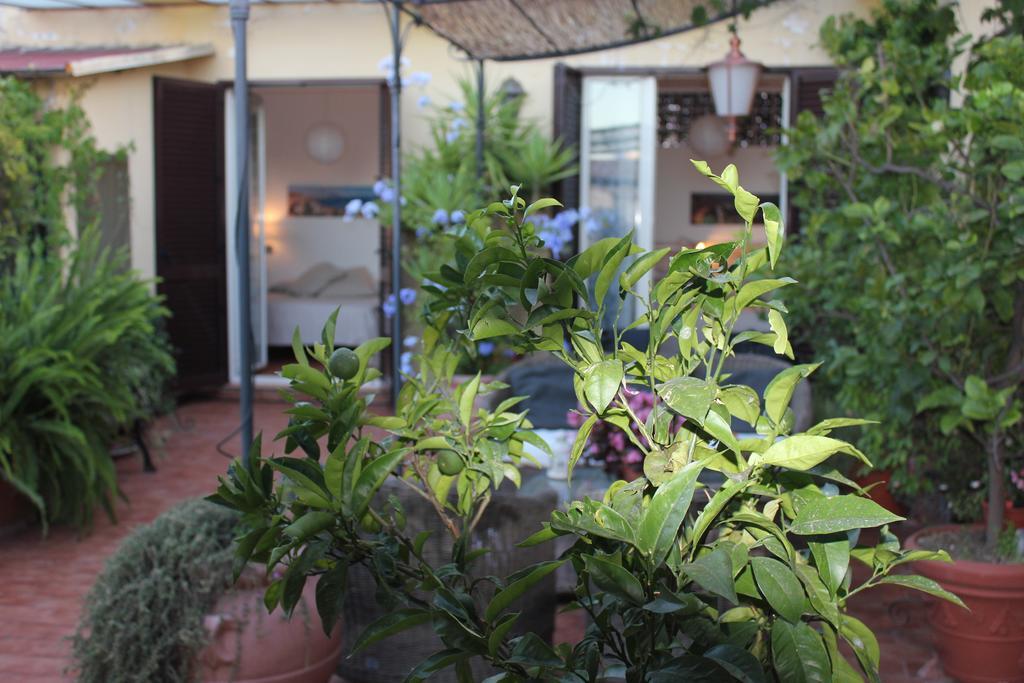 Terrazza Duomo Bed & Breakfast Napoli Bagian luar foto